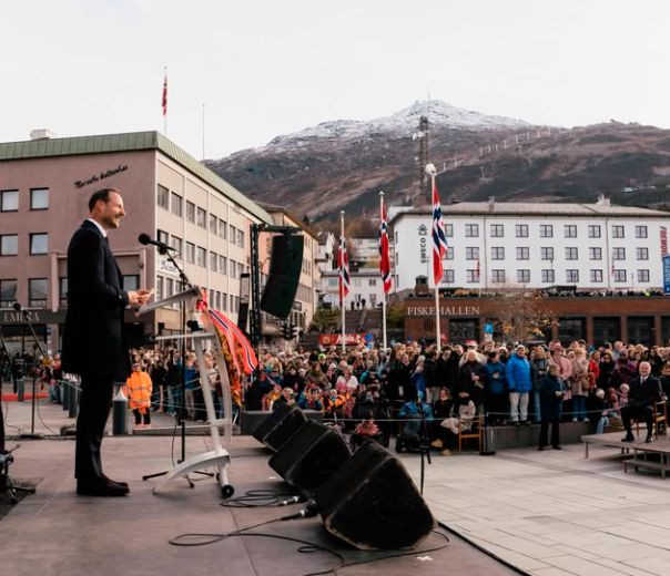 El discurso del rey Haakon en Narvik, un enclave estratégico para Noruega