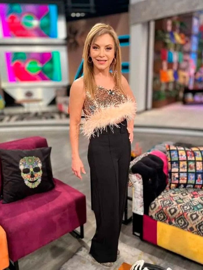 Laura Flores