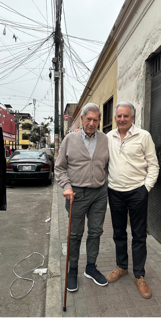 Junto a su hijo, Álvaro, donde se encontraba el barrio rojo; punto de encuentro de los personajes de 'La ciudad y los perros'