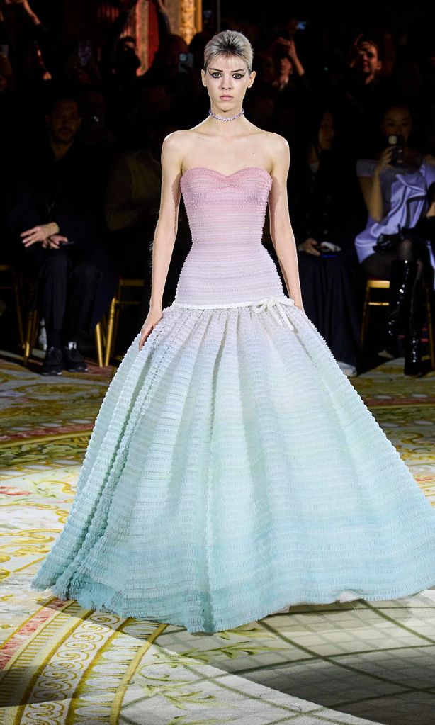 viktor amp rolf la rom ntica propuesta de su colecci n primavera verano2023