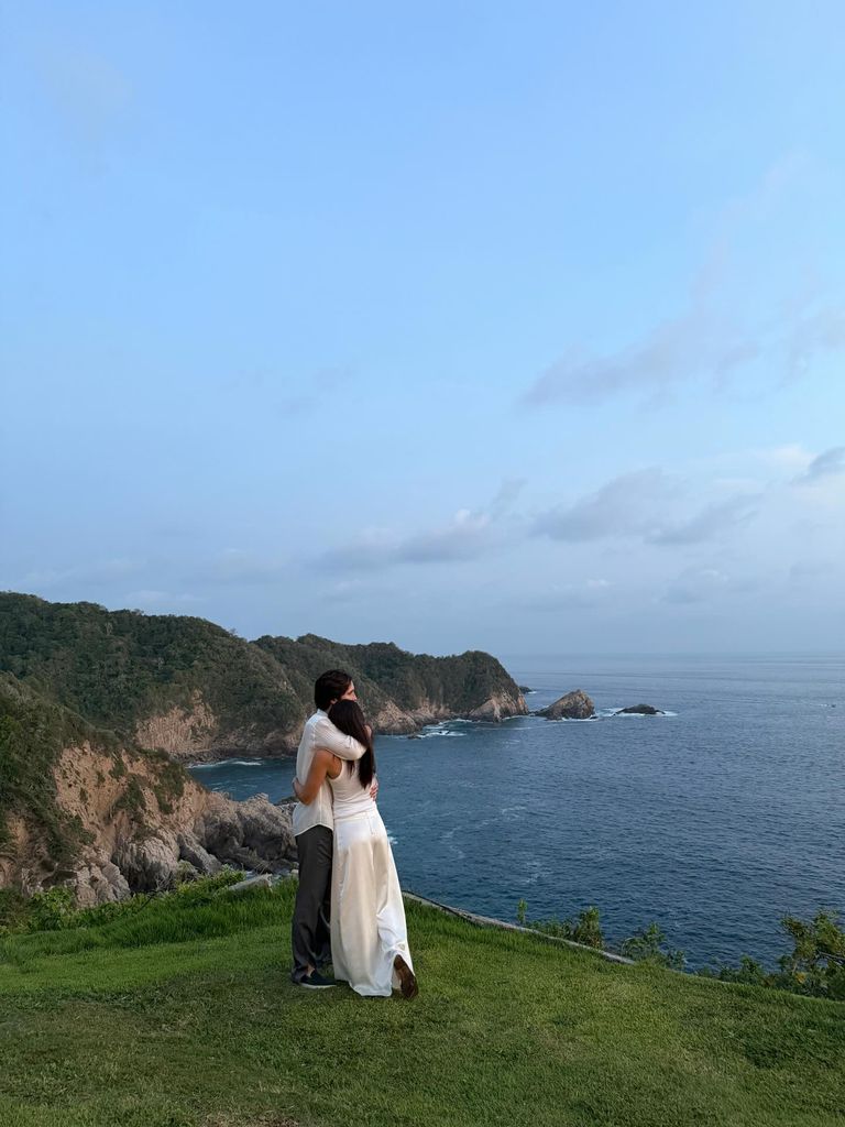 Diego Boneta y Renata Notni disfrutaron de una escapada a las playas de Jalisco
