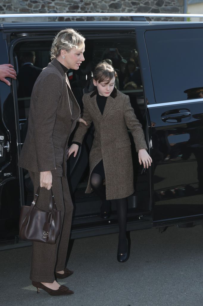 La princesa Charlene y su hija Gabriella se visten a juego con prendas de Ralph Lauren
