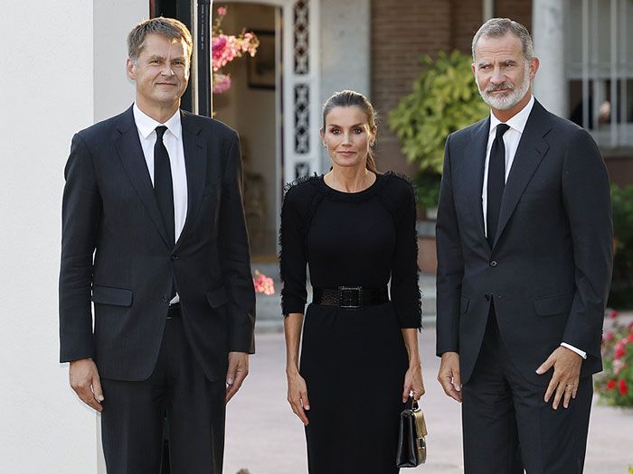 Los Reyes de España con el embajador británico