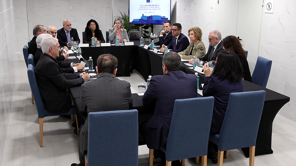 Reunión de S.M. la Reina Doña Sofía con la FESBAL, autoridades y ONGs.