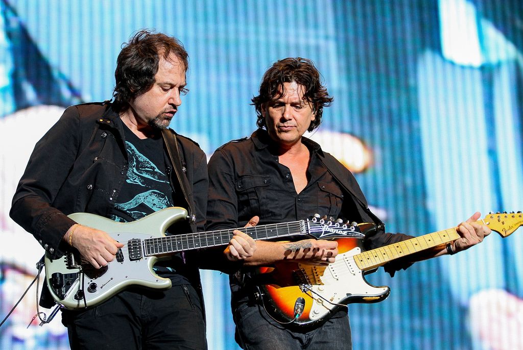 Alejandro Marcovich y Saúl Hernández de Caifanes durante el Festival Wirikuta 2012, en la Ciudad de México.