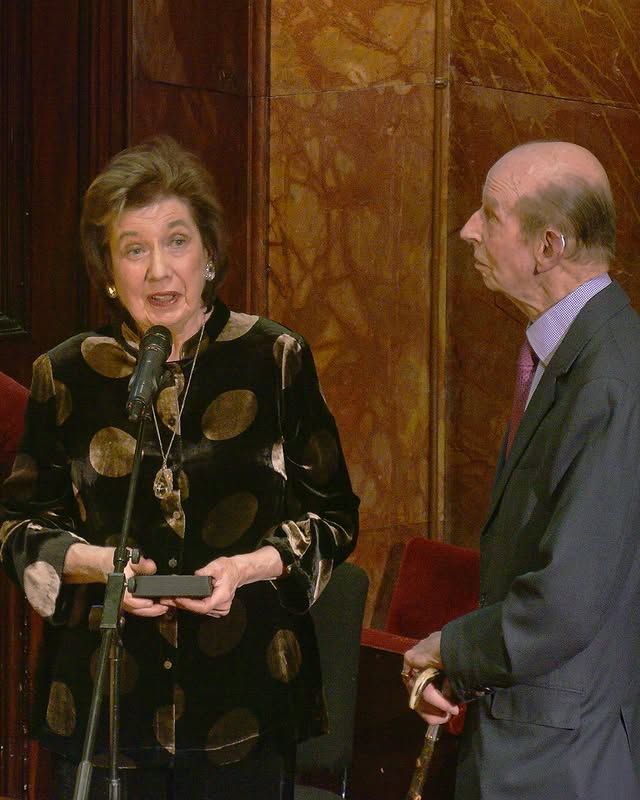 El duque con la pianista 