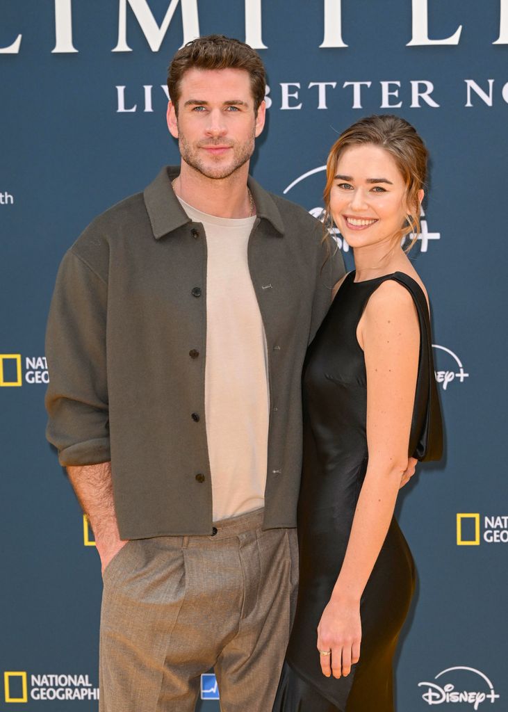 Liam Hemsworth y Gabriella Brooks 