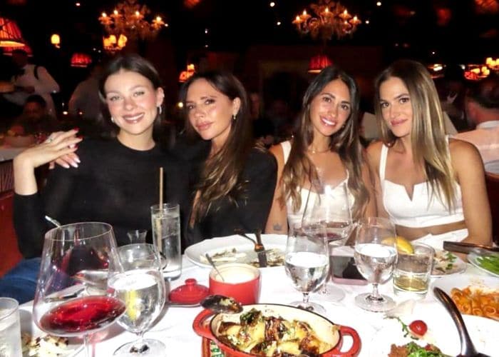 Nicola Peltz, Victoria Beckham, Antonela Roccuzzo y Elena Galera