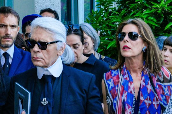 Nadie mejor que la Princesa, toda una reina en materia de elegancia, podía acompañar al diseñador Karl Lagerfeld al Festival de Fotografía de Moda en Hyeres
