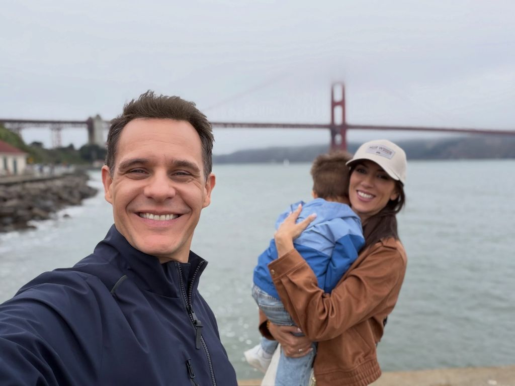 Patricia Pardo y su hijo, Luca, han viajado a California para acompañar a Chsristian Gálvez