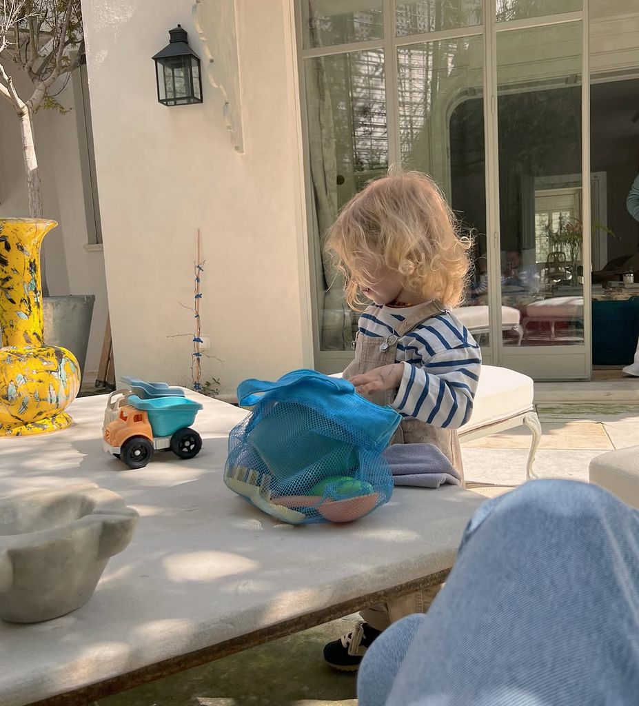 Hija de Claudia Osborne, Micaela