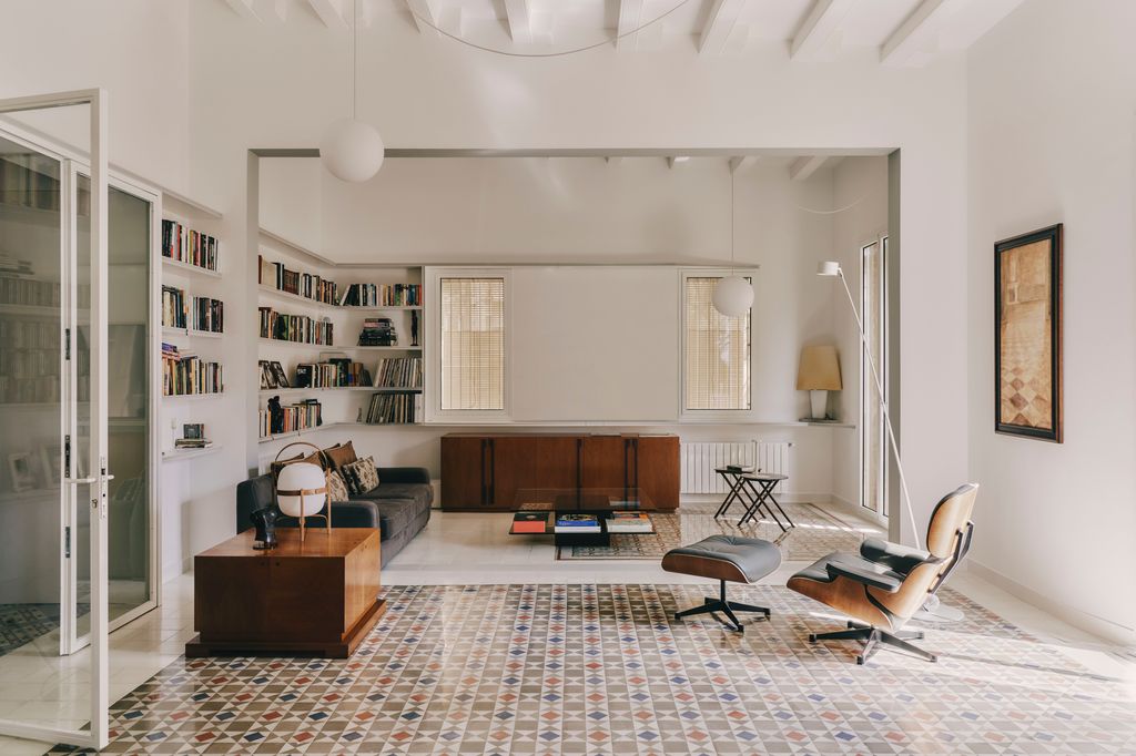 Salón con muebles de diseño