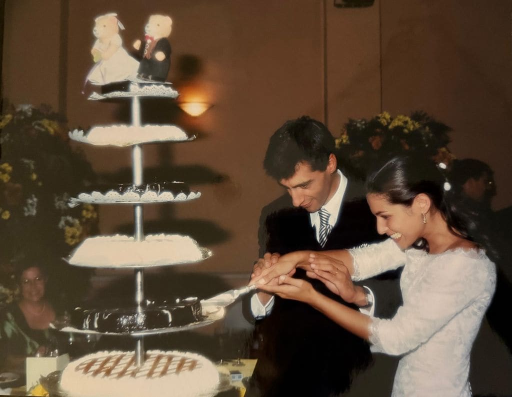 La boda de Nuria Roca y Juan del Val. 6 de octubre de 2000 en Valencia