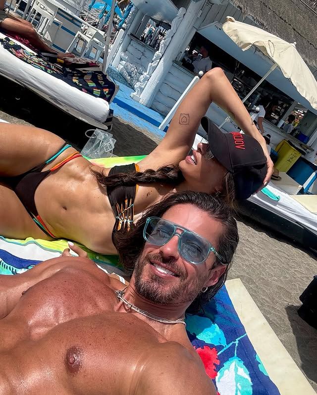 Galilea Montijo e Isaac Moreno se dejaron ver de lo más enamorados desde Tenerife