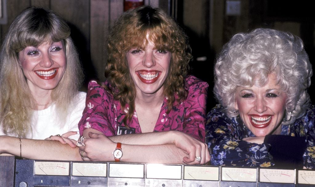 Stella Parton, Freida Parton y Dolly Parton en Bearsville Studios en North Hollywood, California en enero de 1981 .