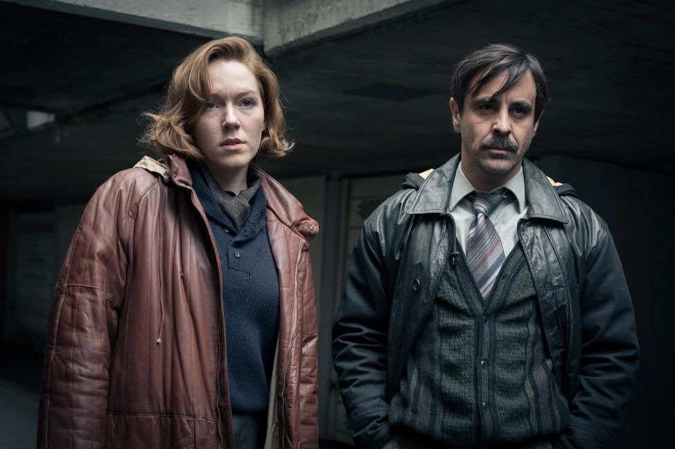 Nicki Jennings (Charlotte Spencer) y Tony Brightwell (Emun Elliott) en 'The Gold'