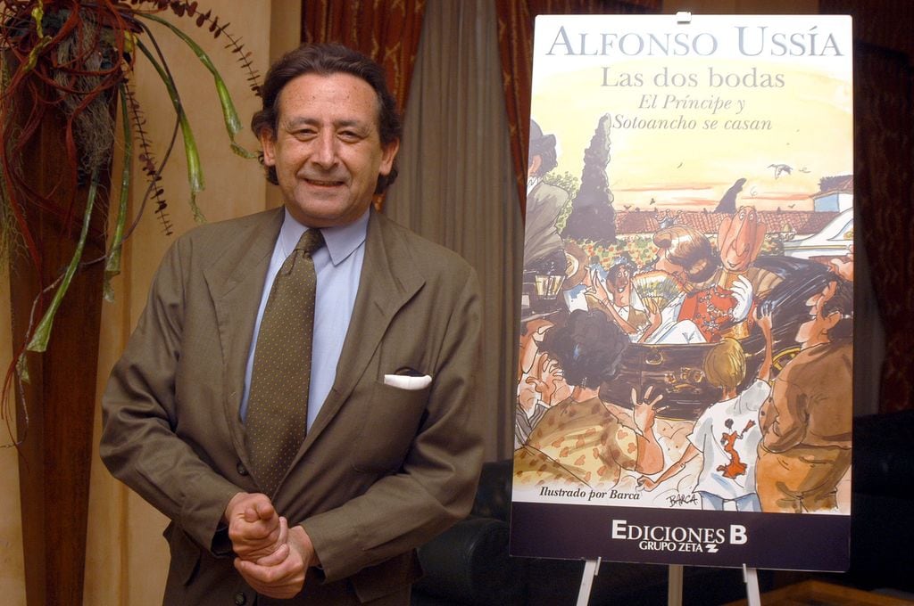 Alfonso Ussia presenta su libro 'Las dos bodas. El príncipe y Sotoancho' se casan, en junio de 2004