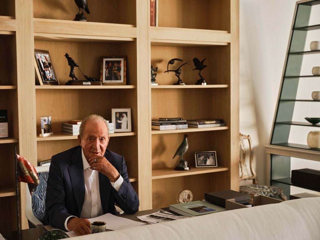 El rey Juan Carlos en su despacho
