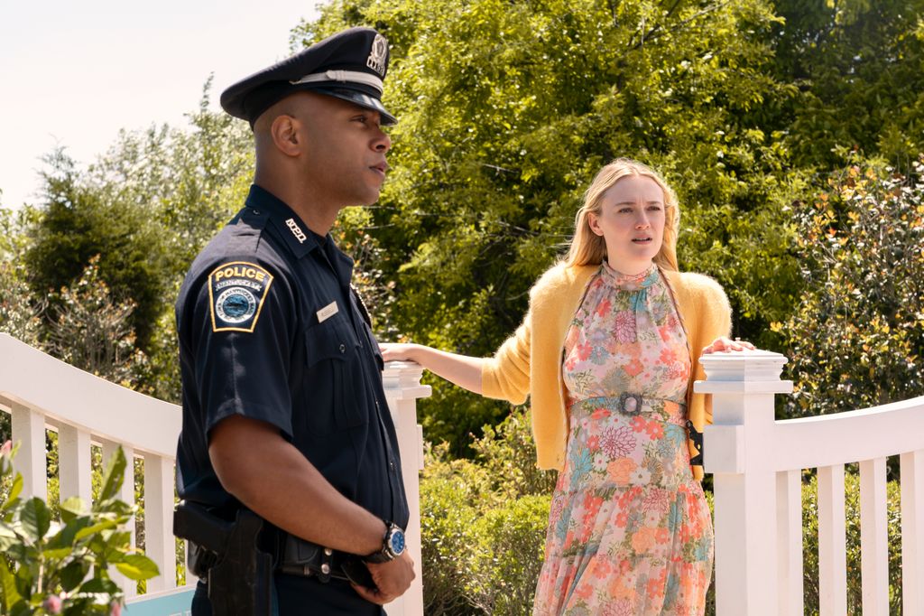 Dakota Fanning como Abby Winbury en el episodio de La pareja perfecta.
