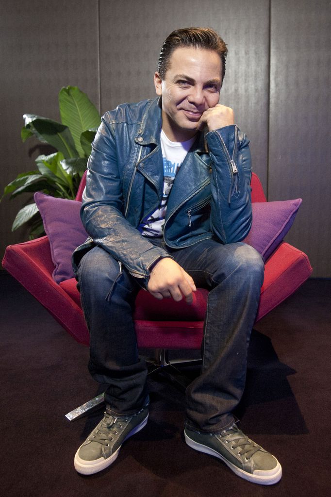 Cristian Castro le prometió a su mamá que terminaría sus estudios y así lo hizo este 2026. 