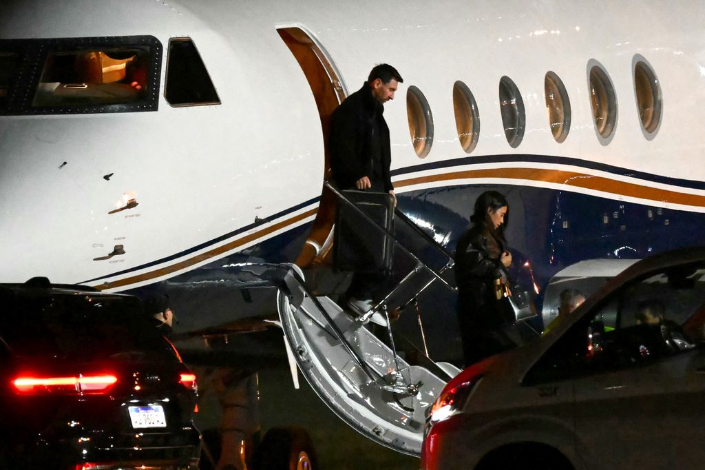 Lionel Messi, su esposa Antonela Roccuzzo y sus hijos llegan a Argentina para dar el último adiós a Jorge Messi