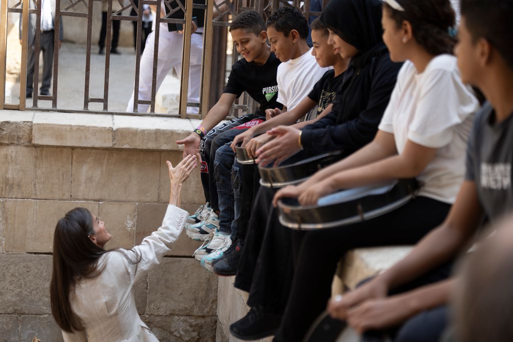 La reina Letizia inaugura una exposición fotográfica en El Cairo