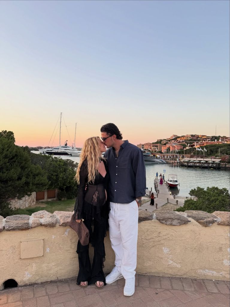 Alejandra Rubio y Carlo Costanzia en Porto Cervo antes de nacer su hija