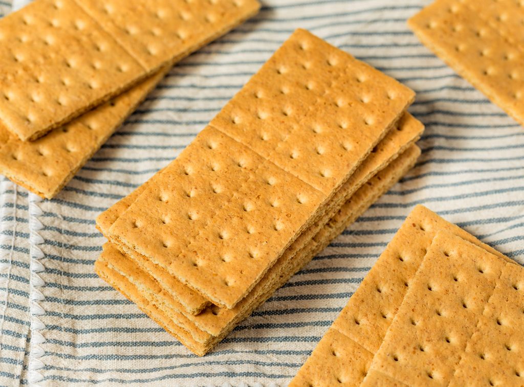 Grahams crackers, las galletas habituales para preparar esta tarta que, no obstante, puedes sustituir por otras variedades. 