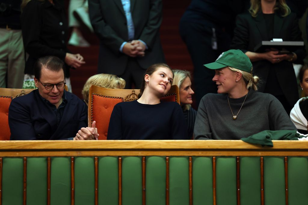EL PRINCIPE DANIEL Y LA PRINCESA ESTELLE DE SUECIA AMANTES DEL TENIS EN EL OPEN DE ESTOCOLMO