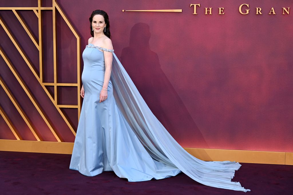 Michelle Dockery sorprende al anunciar su embarazo en la alfombra roja de la premiere de "Downton Abbey: The Grand Finale" en Londres