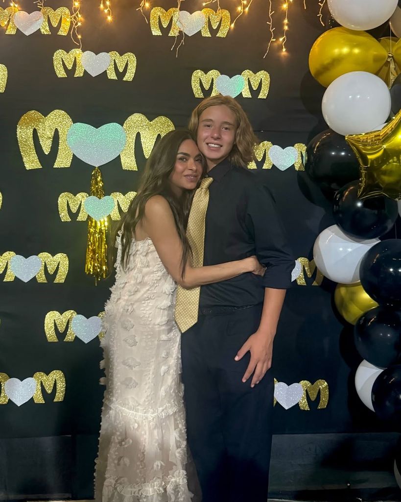 Galilea Montijo y su hijo Mateo.
