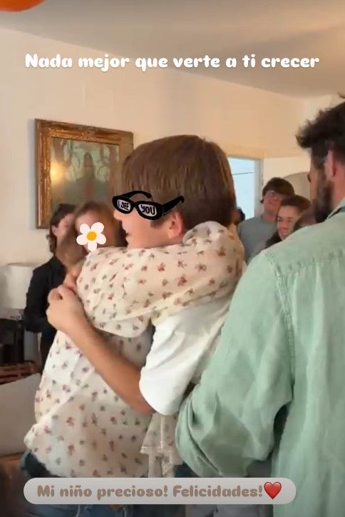 Elena ha elegido una canción de su tía, Rosario, para felicitar a su hijo, Noah, en su octavo cumpleaños