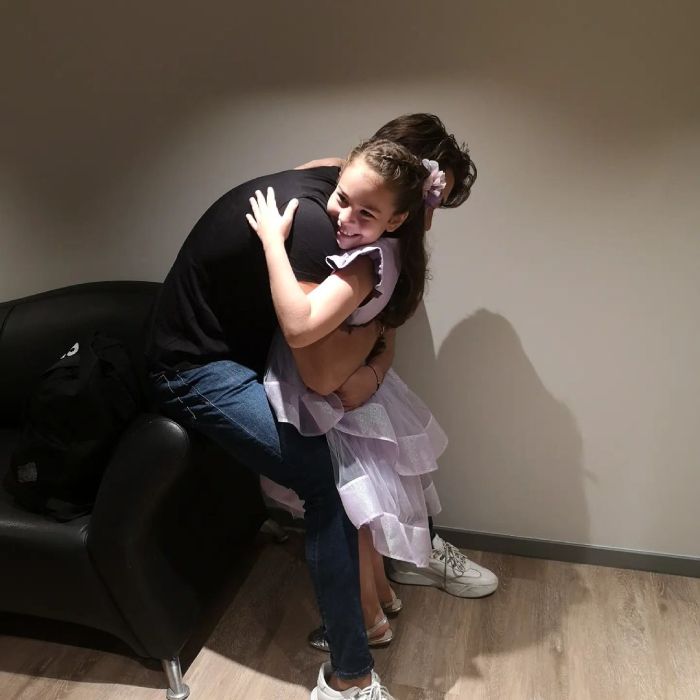 Onur Serit Yaran siente auténtica devoción por la pequeña Aylin Akpınar, su compañera en 'Hermanos'