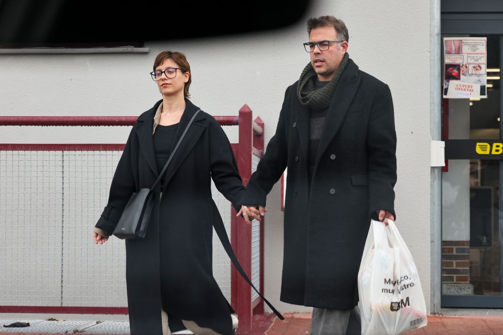 Se han mostrado muy cariñosos saliendo del supermercado de la mano