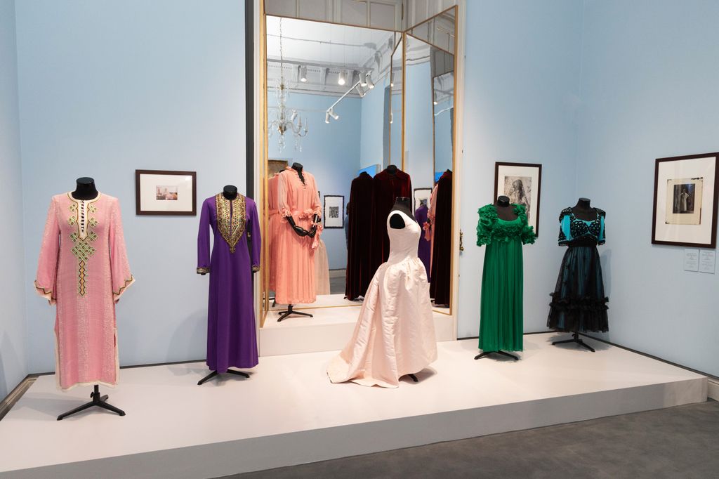 Los vestidos más icónicos de la duquesa de Alba también pueden verse en la exposición del Palacio de Liria
