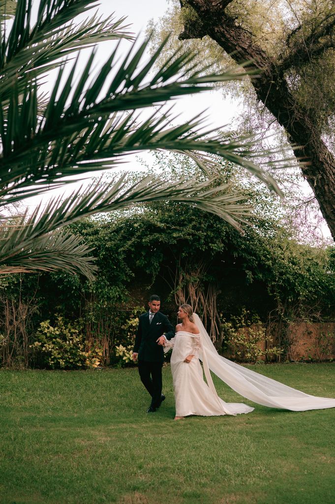 Vestido de novia de Calvente Atelier y boda en Elche con decoración espectacular