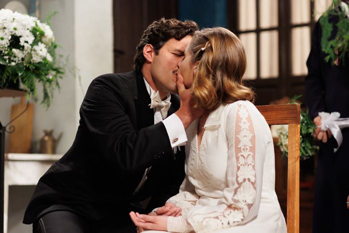 Beso de los recién casados