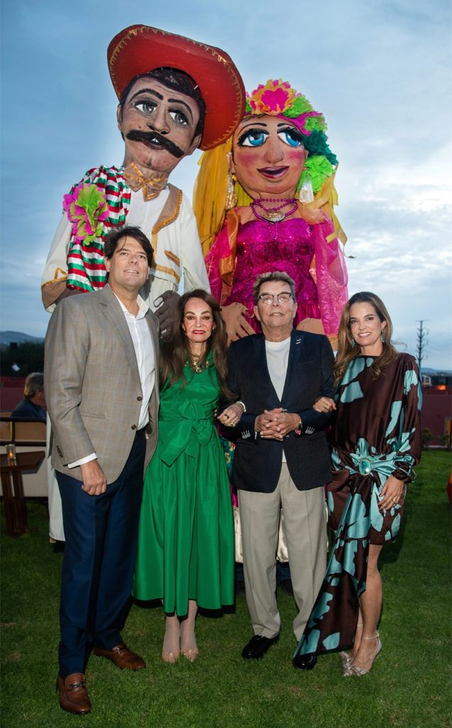 José Luis Mogollon, Letty Coppel , Ernesto Coppel y Hayley Coppel en la inauguración de  Pueblo Bonito Vantage San Miguel de Allende. 