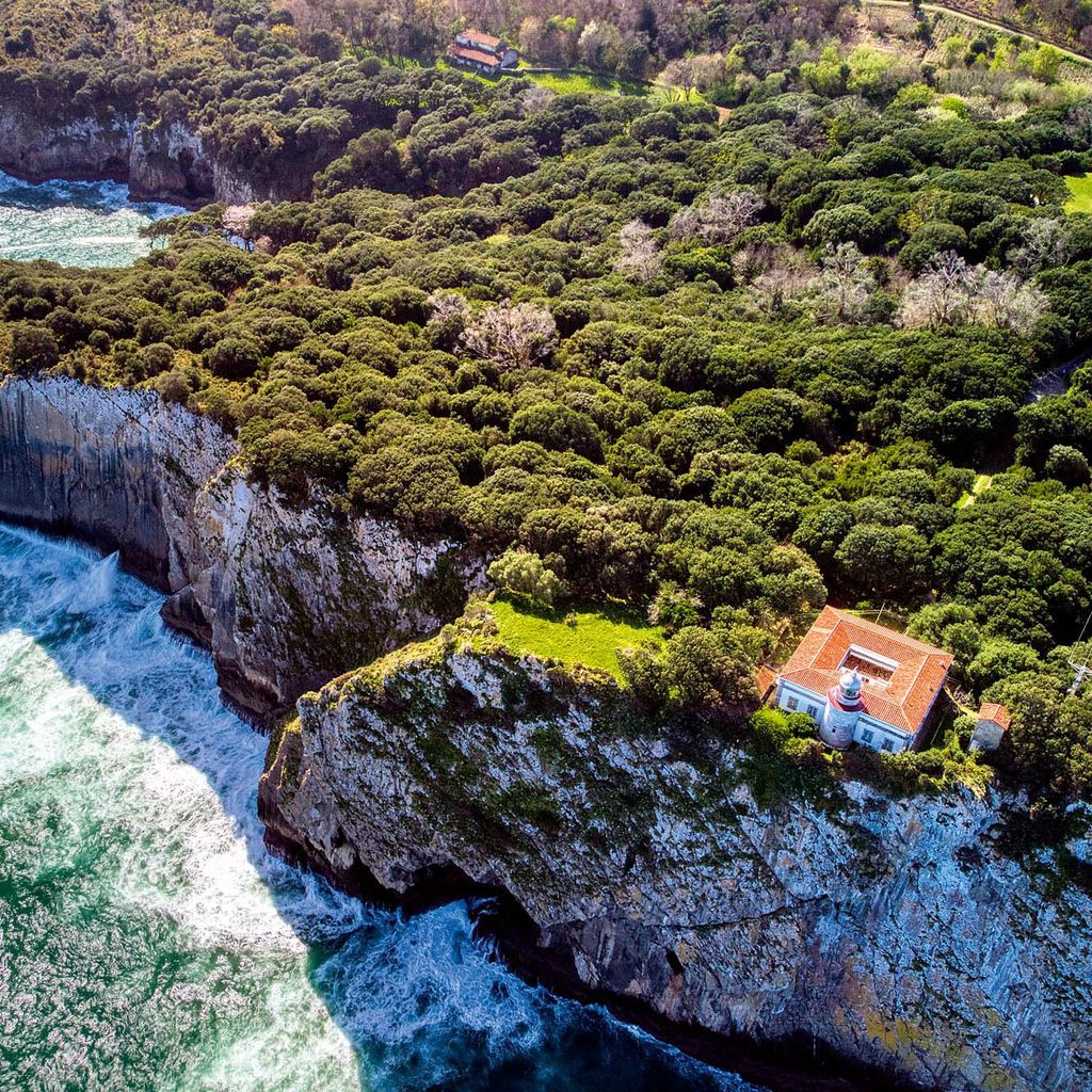Adéntrate en la cueva de El Pindal, en Asturias