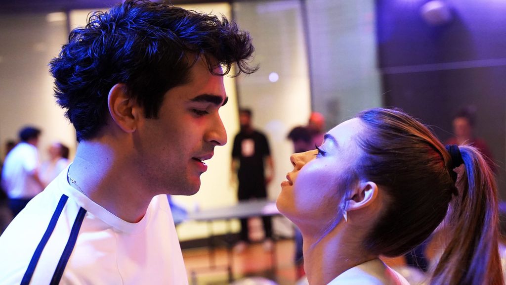 Las pistas que prueban que Afra Saraçoğlu y Mert Ramazan Demir, de 'Una nueva vida', están juntos