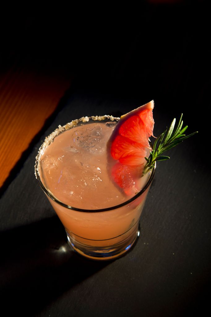 La paloma clásica generalmente se prepara con tequila blanco.