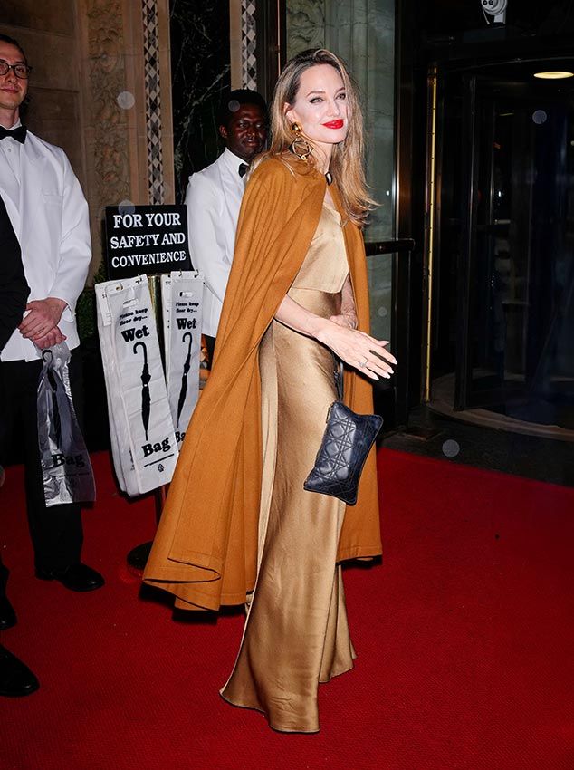 Angelina Jolie en el estreno del musical de Broadway 'The Outsiders'