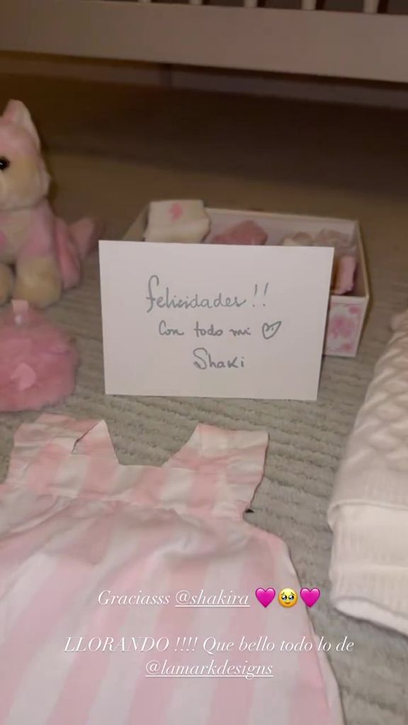 Shakira le envió a Lele un regalo muy especial para su bebé. 
