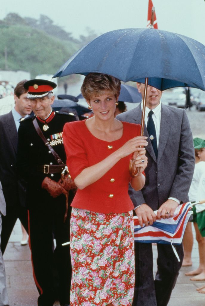 La princesa Diana de Gales en la playa, en Saunton Sands, 1992.