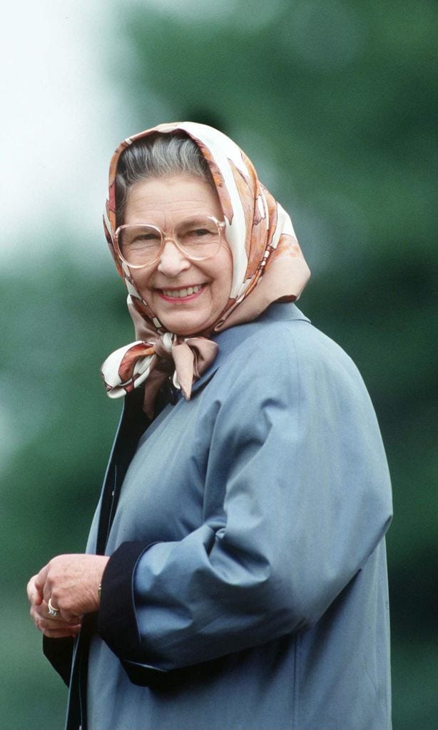 queen headscarf and casuals