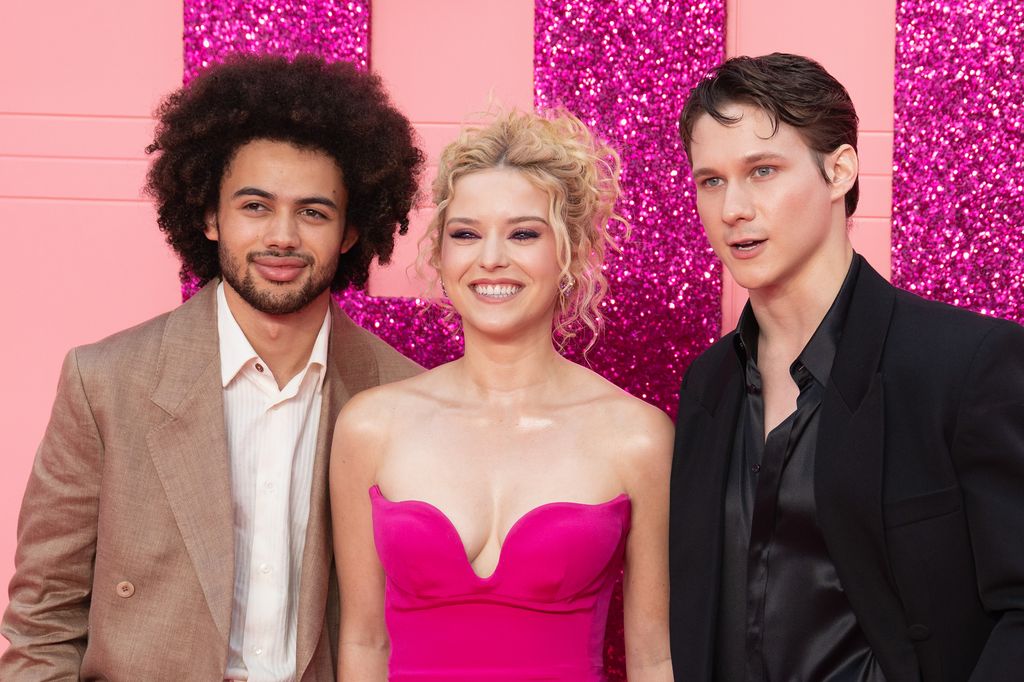 El triangulo entre Dustin, Elle y Miles surge en el último capútulo de la primera temporada