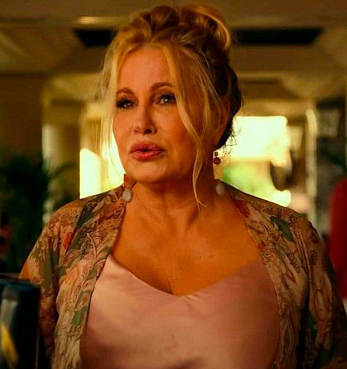 Jennifer Coolidge está de enhorabuena tras el éxito de 'The White Lotus' ahora co-protagoniza este film junto a Jennifer Lopez.