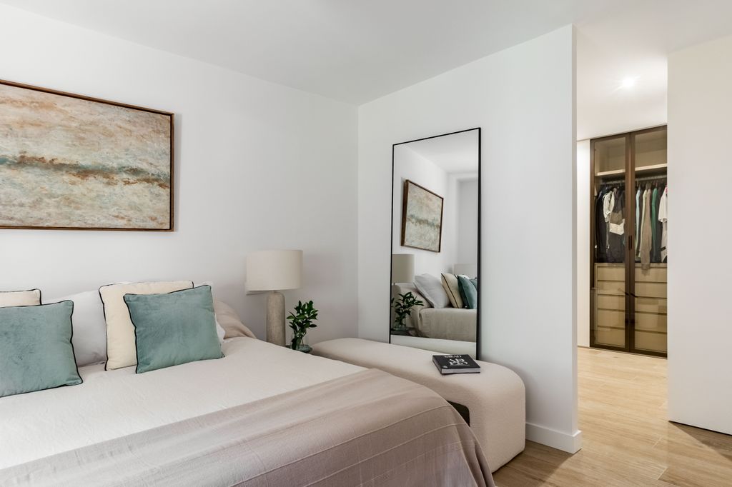 Dormitorio con el vestidor integrado, en la casa de Rubentonces