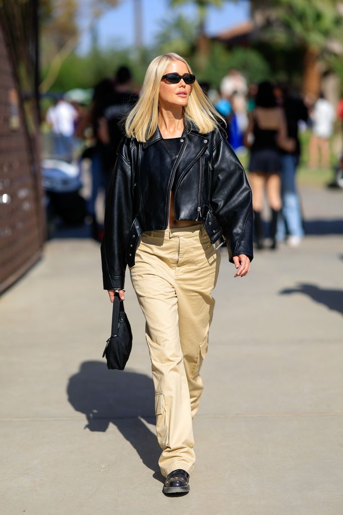 Look con pantalón cargo
