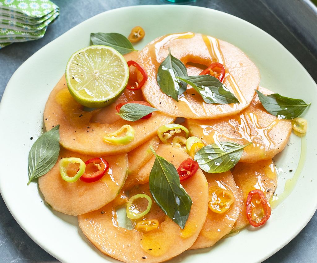 Carpaccio de melón y albahaca.